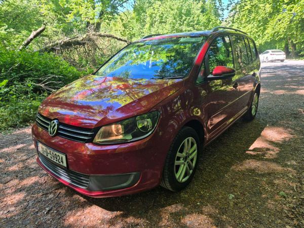 Volkswagen Touran MPV, Diesel, 2011, Red