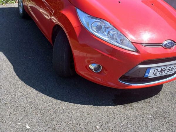 Ford Fiesta Hatchback, Petrol, 2012, Red