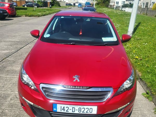 Peugeot 308 Hatchback, Diesel, 2014, Red