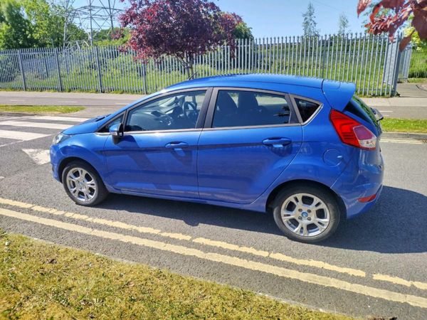 Ford Fiesta Hatchback, Petrol, 2013, Blue