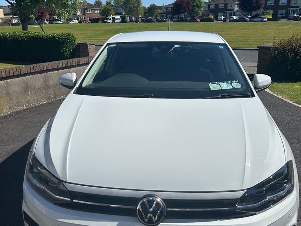 Volkswagen Polo Hatchback, Petrol, 2021, White