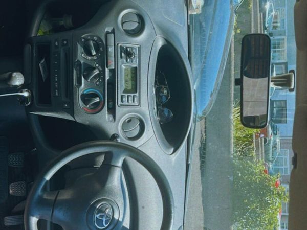 Toyota Yaris Hatchback, Petrol, 2004, Blue