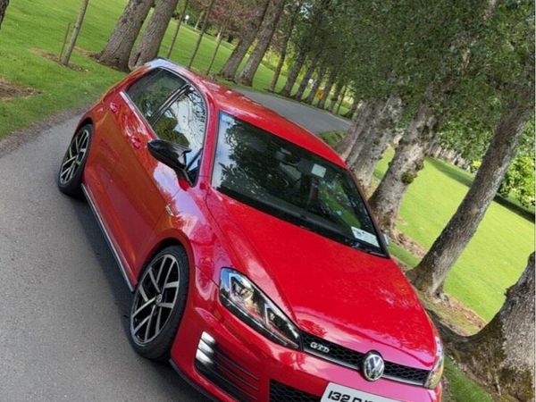 Volkswagen Golf Estate, Diesel, 2013, Red