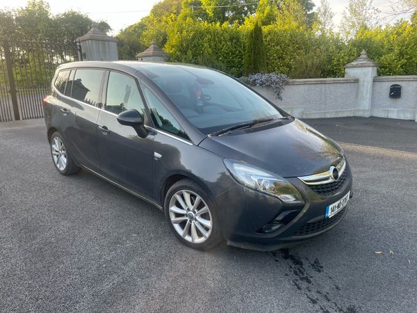 Volkswagen Golf Hatchback, Diesel, 2011, Silver