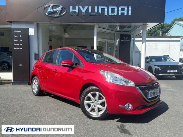 Peugeot 208 Hatchback, Petrol, 2015, Red