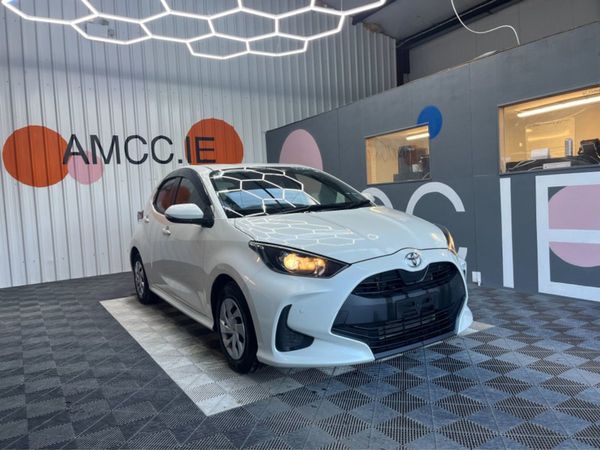 Toyota Yaris Hatchback, Petrol, 2020, White