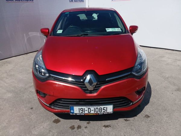 Renault Clio Hatchback, Petrol, 2019, Red