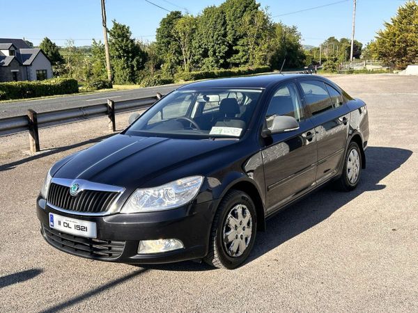 Skoda Octavia Saloon, Diesel, 2011, Black