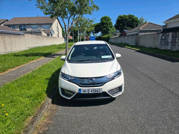Honda Fit Hatchback, Petrol Hybrid, 2014, White