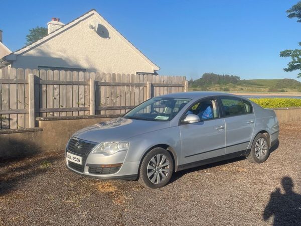 Volkswagen Passat Saloon, Diesel, 2010, Silver