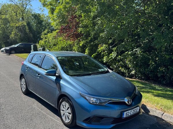 Toyota Auris Hatchback, Diesel, 2016, Blue