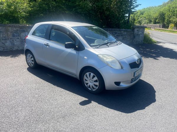Toyota Yaris Hatchback, Petrol, 2007, Silver
