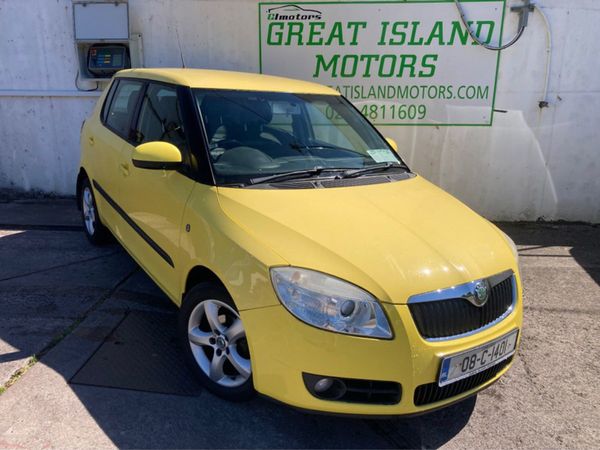 Skoda Fabia Hatchback, Petrol, 2008, Yellow
