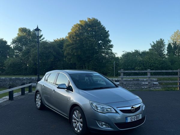 Opel Astra MPV, Diesel, 2012, Silver