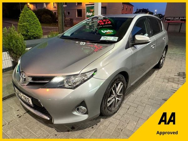 Toyota Auris Hatchback, Petrol, 2015, Grey