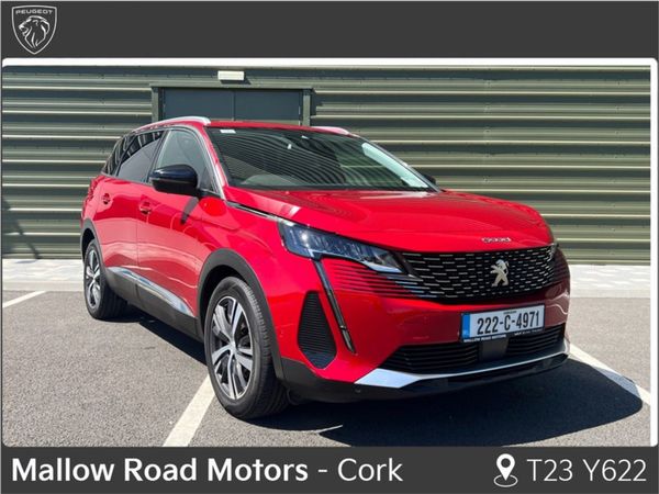 Peugeot 5008 MPV, Diesel, 2022, Red