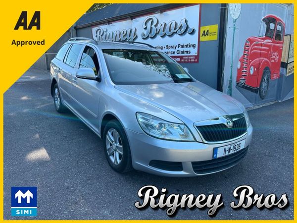 Skoda Octavia Estate, Diesel, 2011, Silver