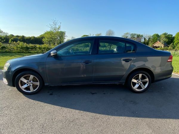 Volkswagen Passat Saloon, Diesel, 2012, Grey