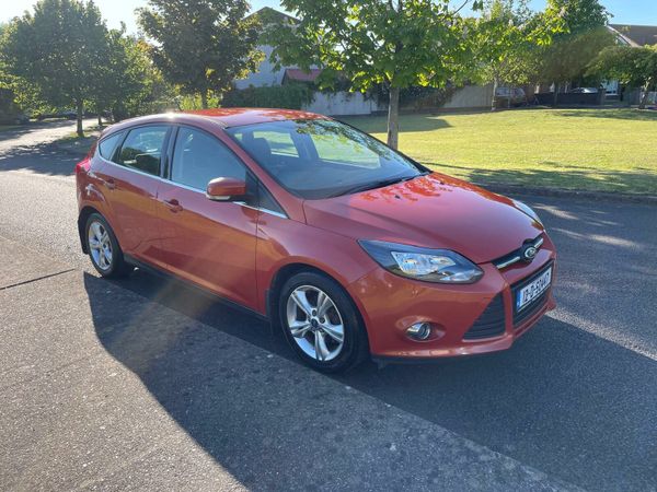 Ford Focus Hatchback, Diesel, 2012, Red