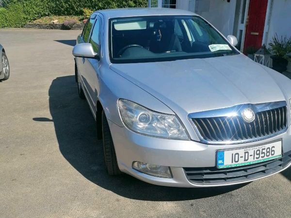 Skoda Octavia Hatchback, Diesel, 2010, Silver