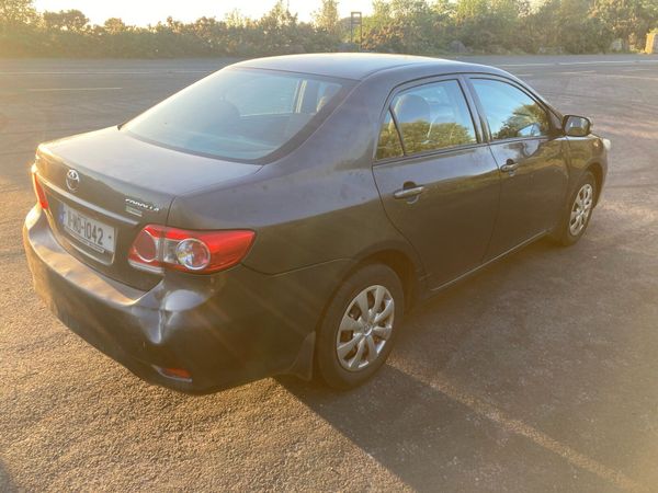 Toyota Corolla Saloon, Diesel, 2011, Grey