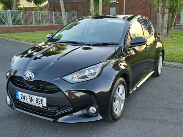 Toyota Yaris Hatchback, Petrol Hybrid, 2024, Black