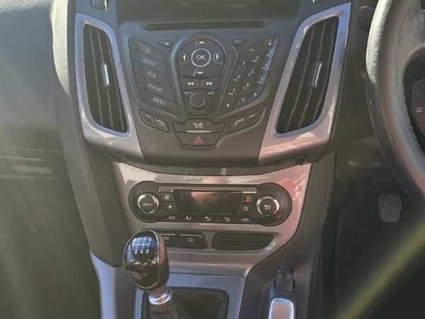 Ford Focus Saloon, Diesel, 2012, Brown