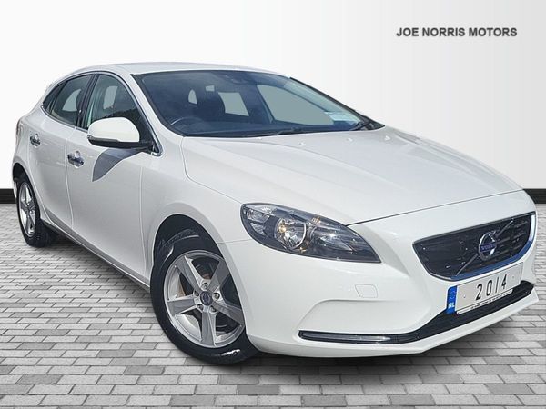 Volvo V40 Hatchback, Petrol, 2014, White
