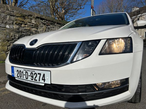 Skoda Octavia Saloon, Diesel, 2020, White