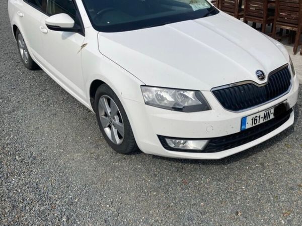 Skoda Octavia Hatchback, Diesel, 2016, White