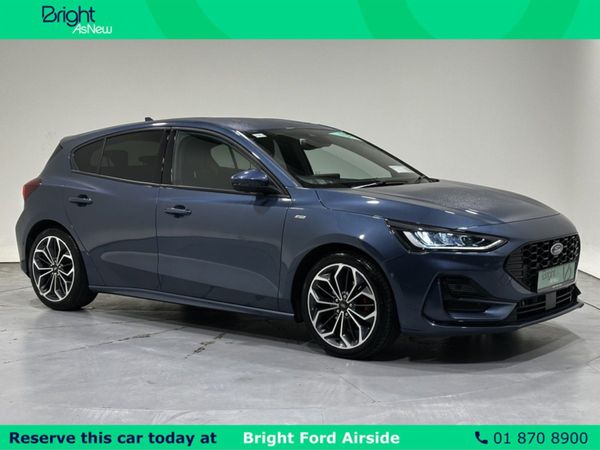 Ford Focus Hatchback, Petrol Hybrid, 2023, Blue
