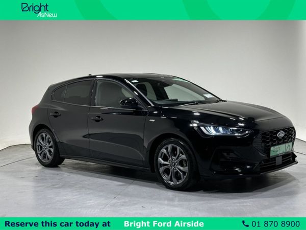 Ford Focus Hatchback, Petrol Hybrid, 2023, Black