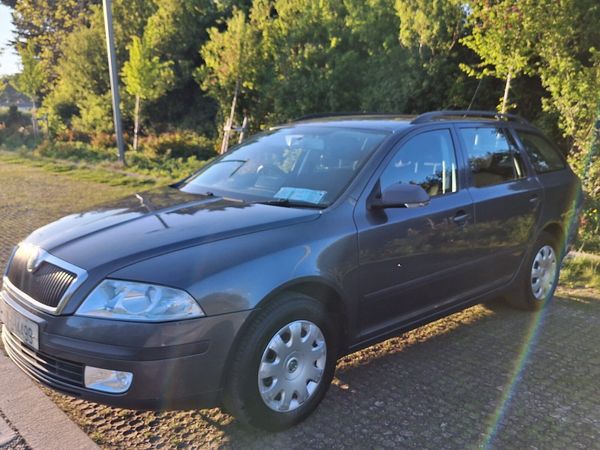 Skoda Octavia Estate/Jeep, Petrol, 2007, Grey