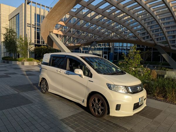 Honda Freed MPV, Petrol Hybrid, 2012, White