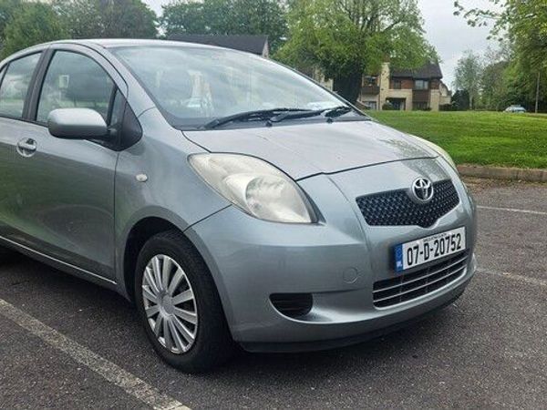 Toyota Yaris Hatchback, Petrol, 2007, Silver