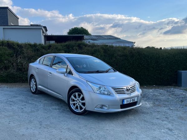 Toyota Avensis Saloon, Diesel, 2011, Silver