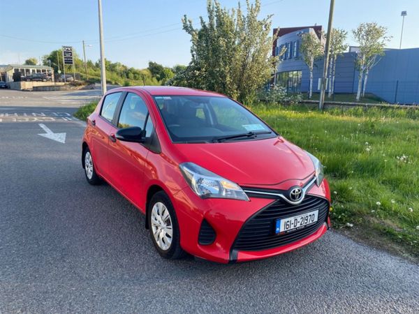 Toyota Yaris Hatchback, Petrol, 2016, Red