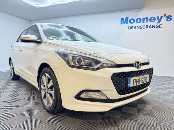 Hyundai i20 Hatchback, Petrol, 2017, White