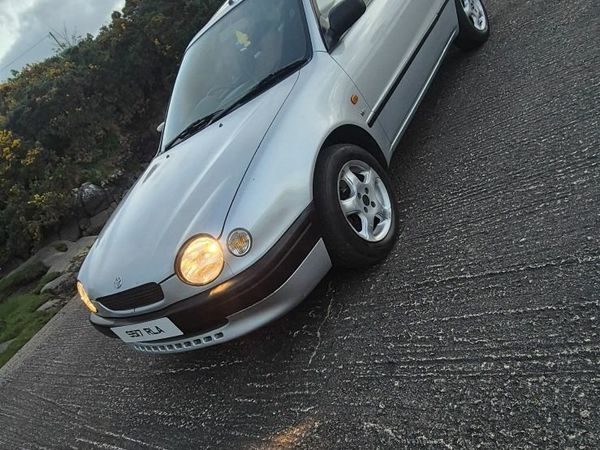 Toyota Corolla Hatchback, Petrol, 1998, Silver