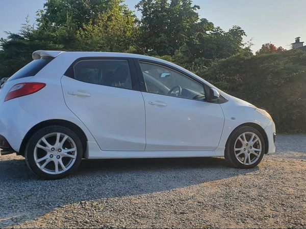 Mazda Mazda2 Hatchback, Petrol, 2008, White