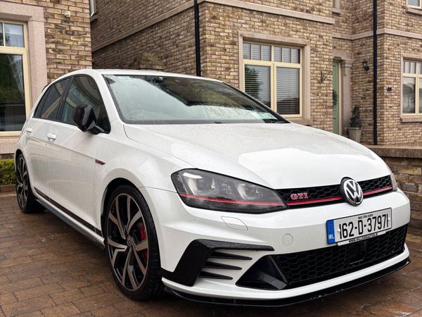Volkswagen Golf Hatchback, Petrol, 2016, White