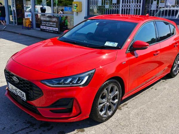 Ford Focus Hatchback, Petrol, 2024, Red