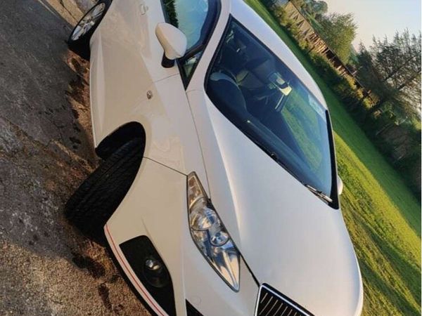 SEAT Ibiza Hatchback, Petrol, 2010, White