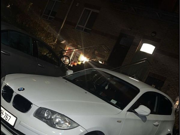 BMW 1-Series Hatchback, Diesel, 2011, White