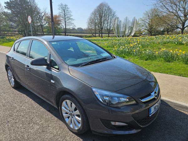 Opel Astra Saloon, Petrol, 2014, Grey