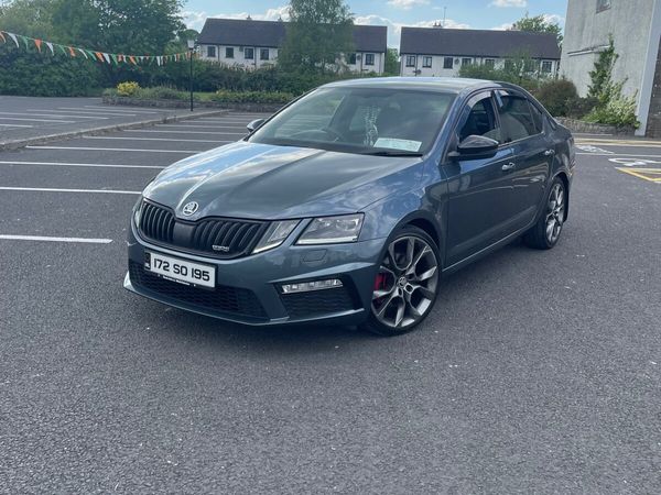 Skoda Octavia Saloon, Diesel, 2017, Grey