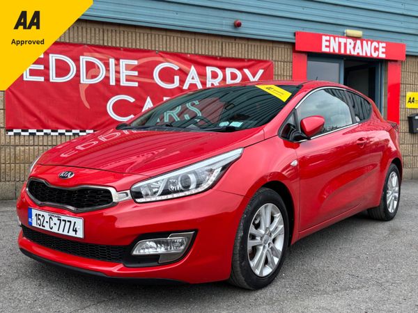 Kia Ceed Hatchback, Petrol, 2015, Red