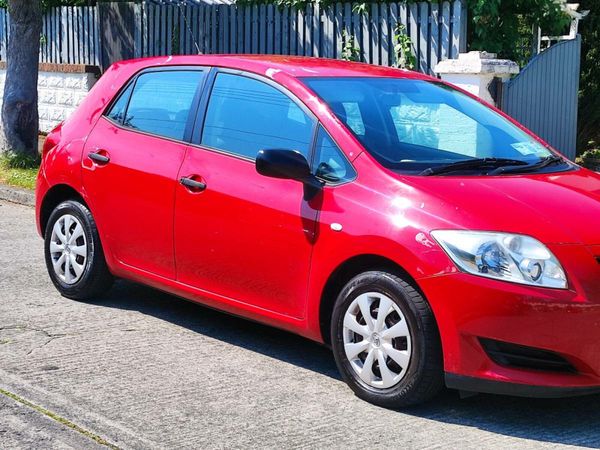 Toyota Auris Hatchback, Petrol, 2008, Red