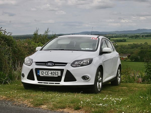 Ford Focus Hatchback, Petrol, 2012, White