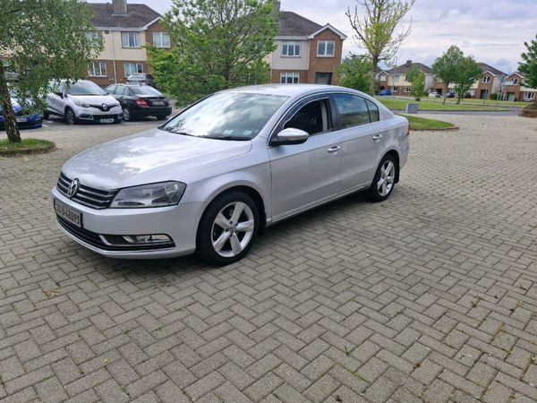 Volkswagen Passat Saloon, Diesel, 2012, Silver